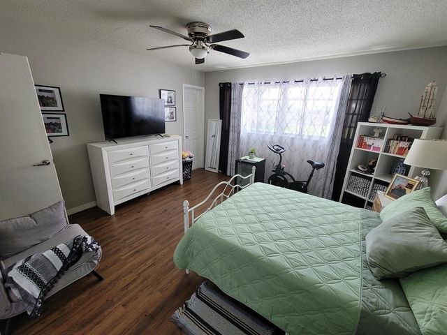 262 NE Floresta Drive, Port St. Lucie, FL 34983