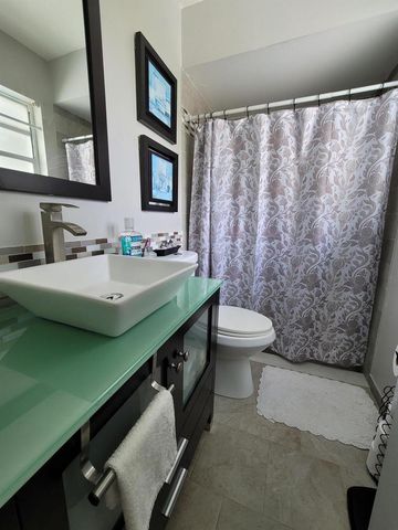 262 NE Floresta Drive, Port St. Lucie, FL 34983