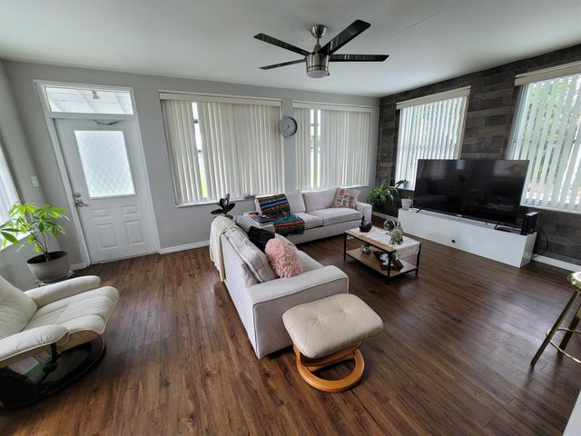 262 NE Floresta Drive, Port St. Lucie, FL 34983
