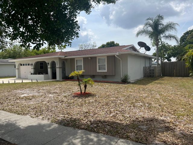 262 NE Floresta Drive, Port St. Lucie, FL 34983