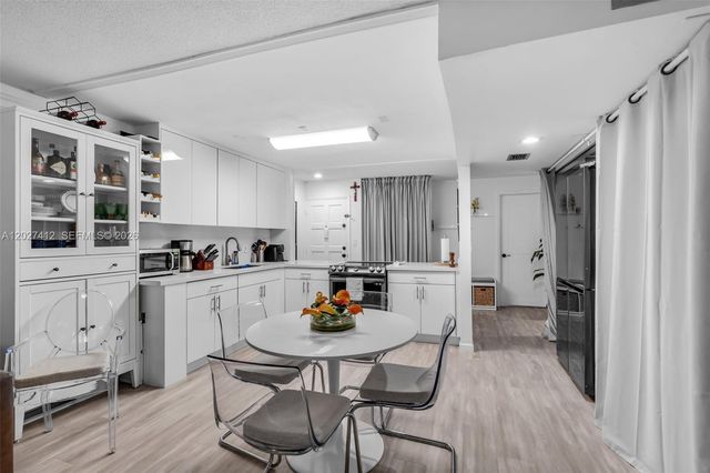 420 NW 70th Avenue 228, Plantation, FL 33317