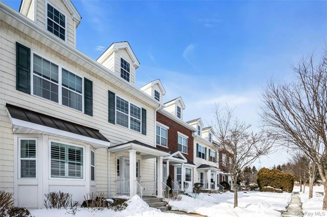 110 Brattle Circle, Melville, NY 11747