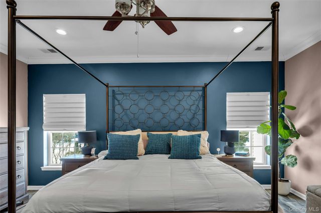 110 Brattle Circle, Melville, NY 11747