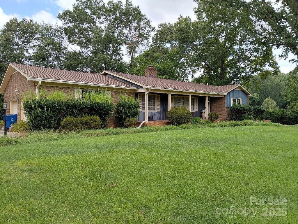 3844 Dover Street, Claremont, NC 28610