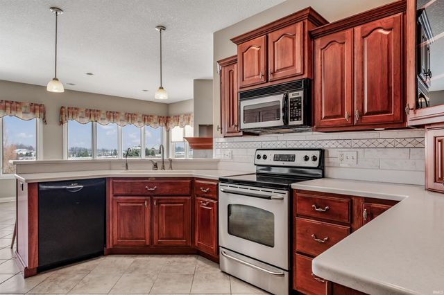 10263 N 300 E, Roanoke, IN 46783