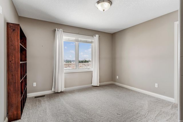 10263 N 300 E, Roanoke, IN 46783