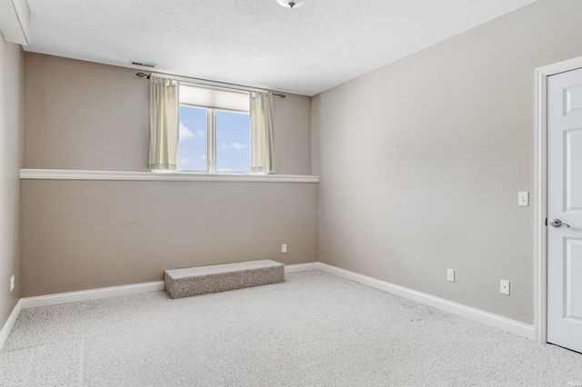 10263 N 300 E, Roanoke, IN 46783