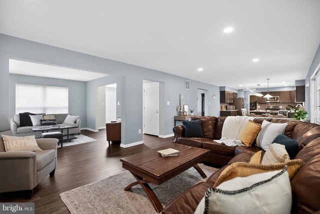 1019 BONNIE BLUE CIR, Williamstown, NJ 08094