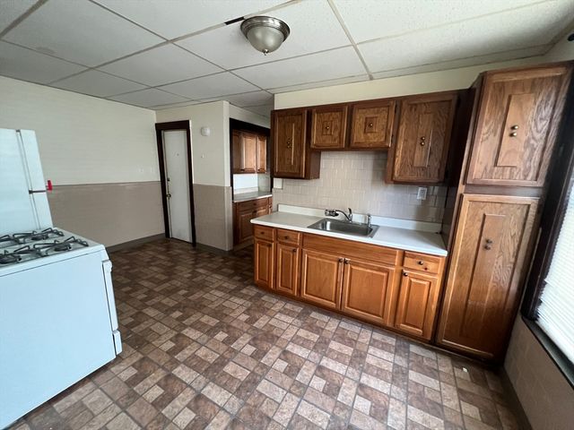 382 Mcgrath Hwy 1R, Somerville, MA 02143