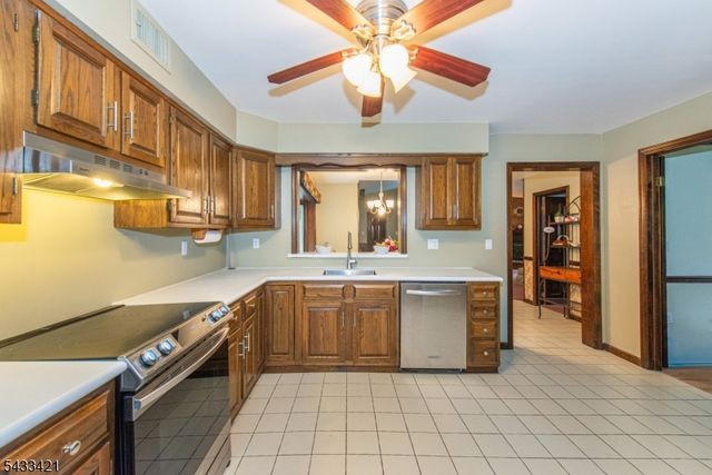 181 Center Grove Rd, Randolph Twp., NJ 07869