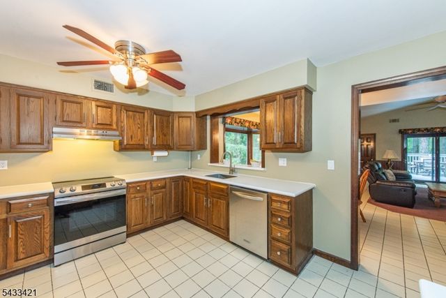 181 Center Grove Rd, Randolph Twp., NJ 07869
