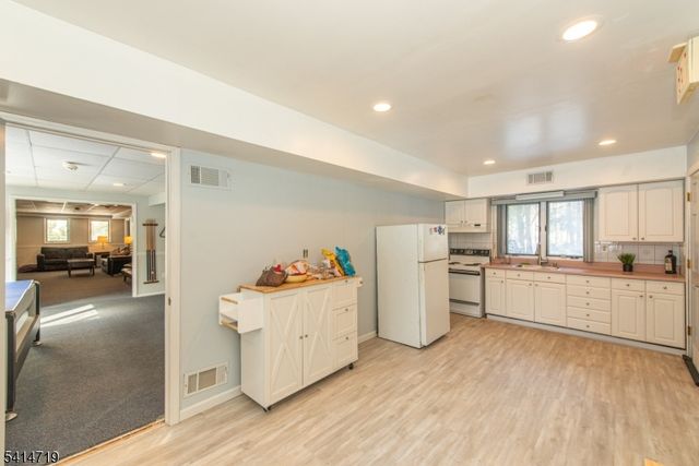 181 Center Grove Rd, Randolph Twp., NJ 07869