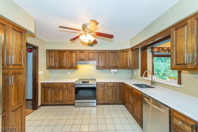 181 Center Grove Rd, Randolph Twp., NJ 07869