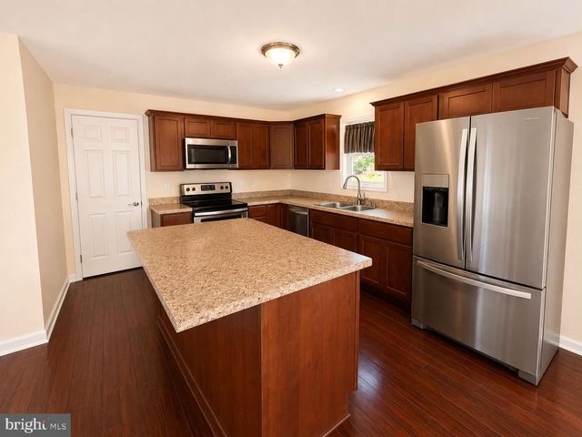 118 GILL ST, Bowling Green, VA 22427