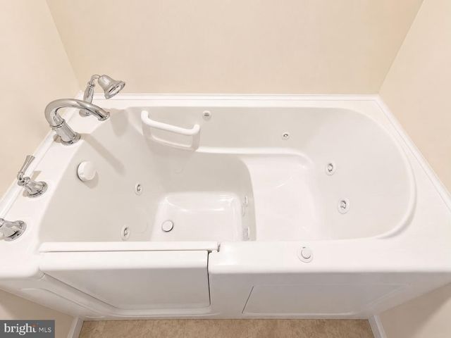 118 GILL ST, Bowling Green, VA 22427