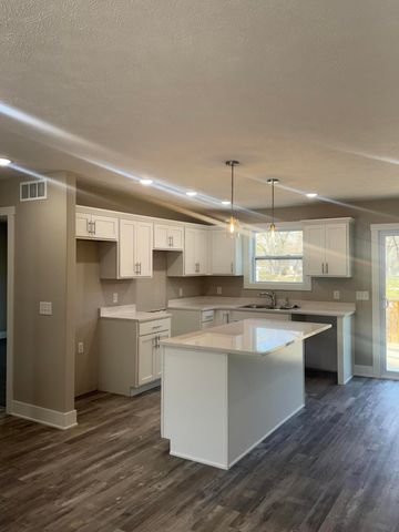 1366 Leonard Avenue, Muskegon, MI 49442
