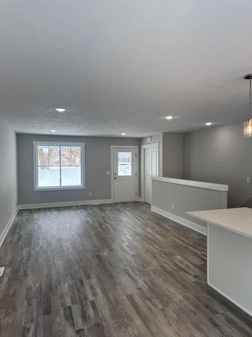1366 Leonard Avenue, Muskegon, MI 49442