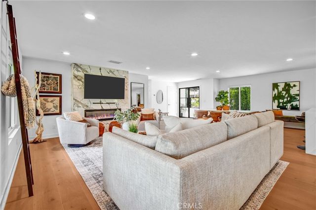 2166 La Granada, Thousand Oaks, CA 91362