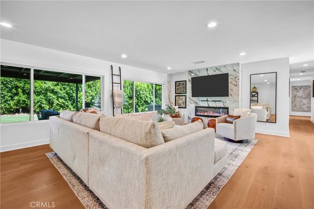 2166 La Granada, Thousand Oaks, CA 91362