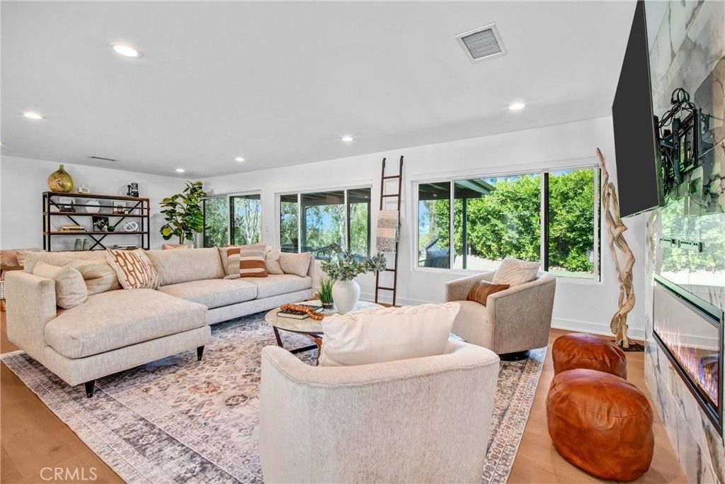 2166 La Granada, Thousand Oaks, CA 91362
