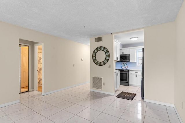 1981 SW Palm City Road 42 -H, Stuart, FL 34994