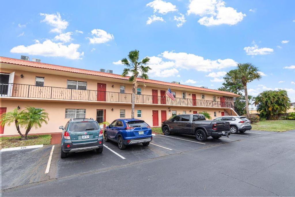 1981 SW Palm City Road 42 -H, Stuart, FL 34994