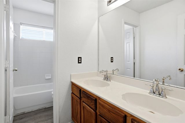 3215 Elmwood Drive, Mesquite, TX 75181
