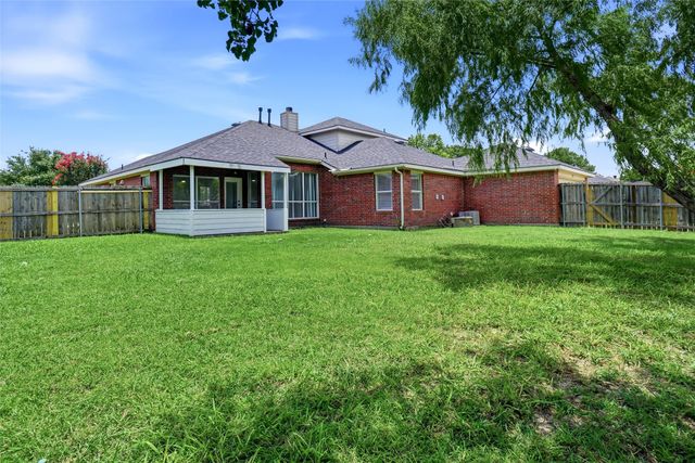 3215 Elmwood Drive, Mesquite, TX 75181