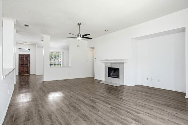 3215 Elmwood Drive, Mesquite, TX 75181