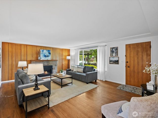 1826 N 199th Street, Shoreline, WA 98133