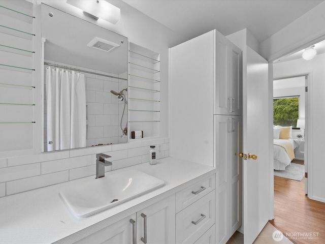 1826 N 199th Street, Shoreline, WA 98133