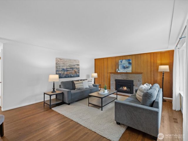 1826 N 199th Street, Shoreline, WA 98133