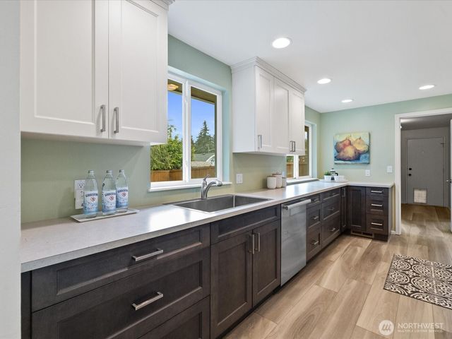 1826 N 199th Street, Shoreline, WA 98133