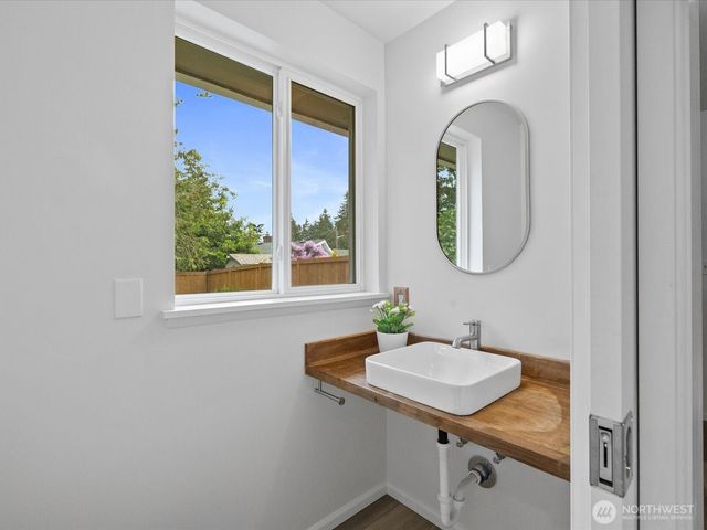 1826 N 199th Street, Shoreline, WA 98133