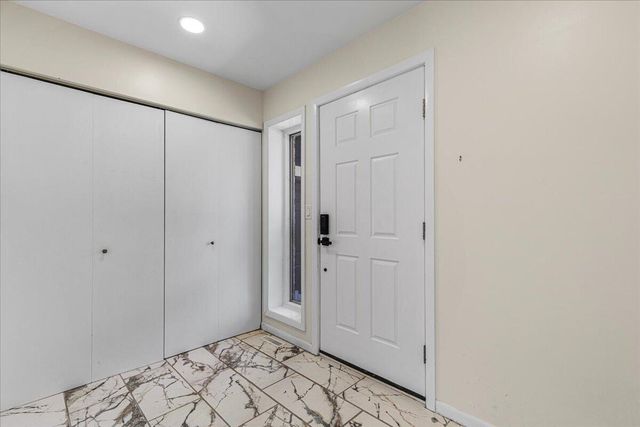 16865 Eldorado DRIVE, Brookfield, WI 53005