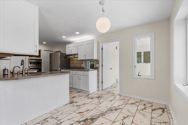 16865 Eldorado DRIVE, Brookfield, WI 53005