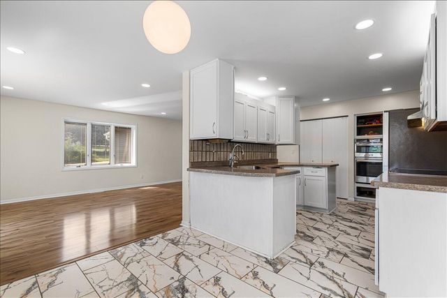 16865 Eldorado DRIVE, Brookfield, WI 53005