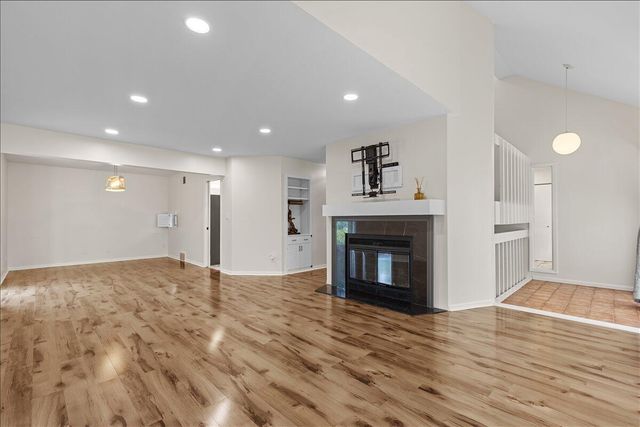 16865 Eldorado DRIVE, Brookfield, WI 53005