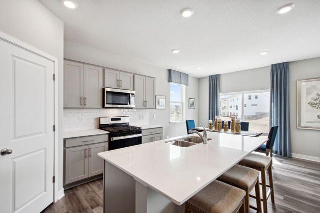 2367 Highview Terrace, Shakopee, MN 55379