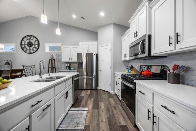 2719 Jacamar Avenue NE, Saint Michael, MN 55376