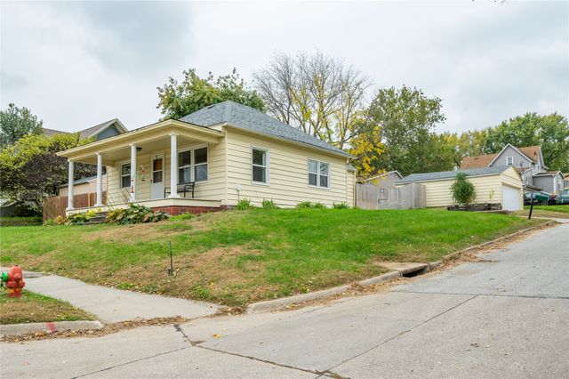 330 N 1st Street, Carlisle, IA 50047
