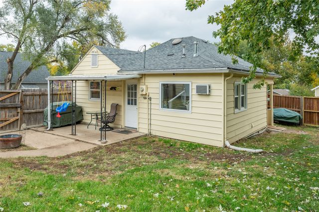 330 N 1st Street, Carlisle, IA 50047