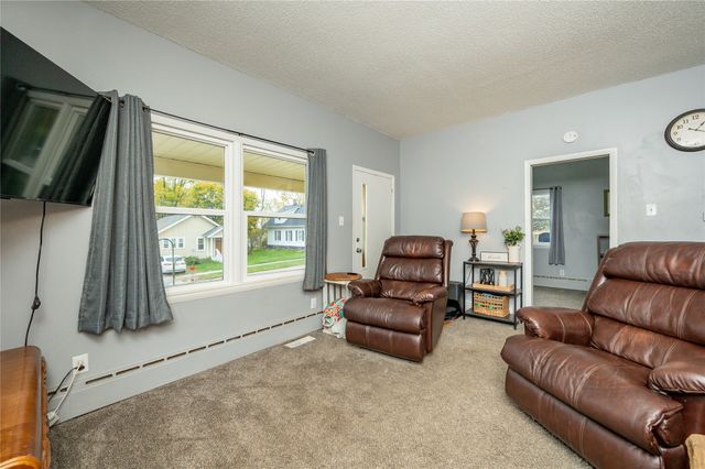 330 N 1st Street, Carlisle, IA 50047