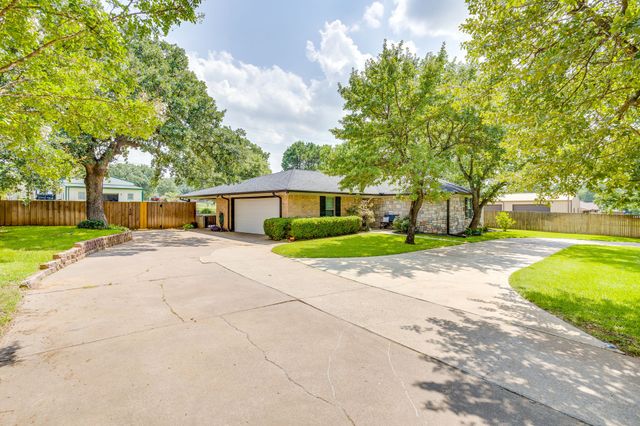 7008 County Road 527, Burleson, TX 76028