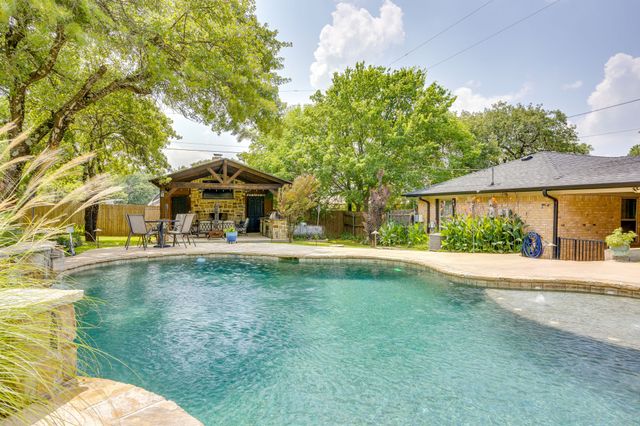 7008 County Road 527, Burleson, TX 76028