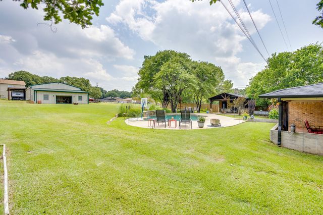 7008 County Road 527, Burleson, TX 76028