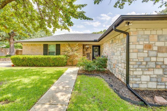 7008 County Road 527, Burleson, TX 76028