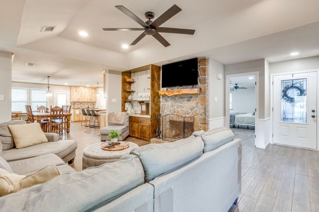 7008 County Road 527, Burleson, TX 76028