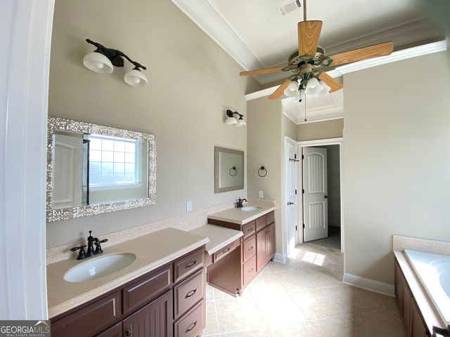 251 Peregrine Drive, Byron, GA 31008