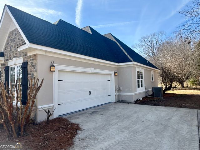 251 Peregrine Drive, Byron, GA 31008